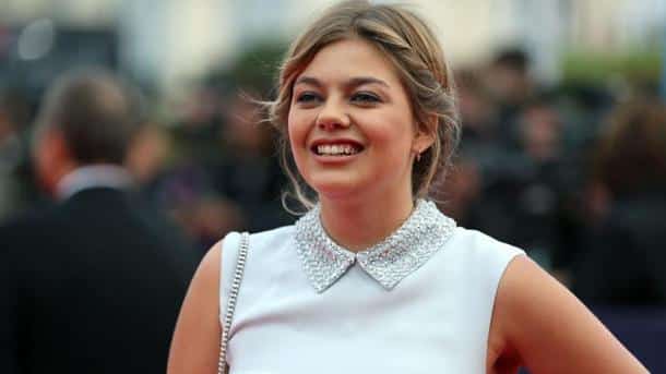 Louane Seins Nus En Couverture De Public Ses Fans Sont Outr S