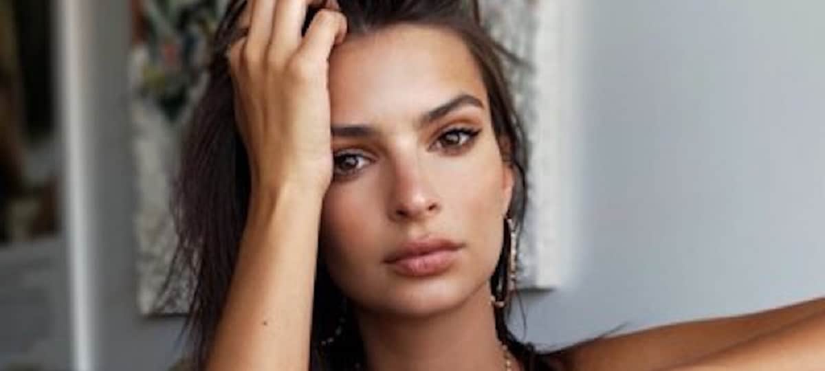 Emilie Ratajkowski S Affiche En Bikini String Et Fait Transpirer La Toile