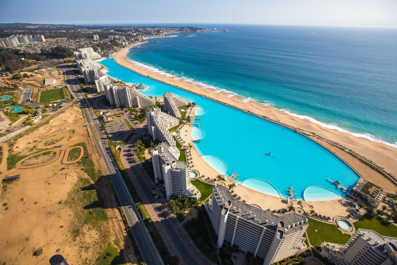 the longest swimming pool in the world