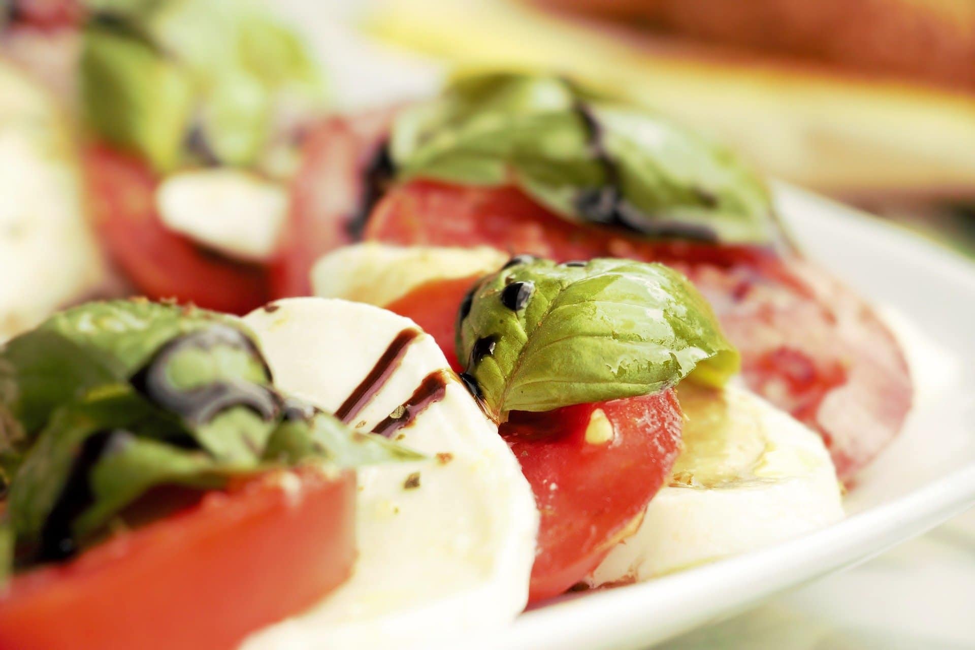 Salade Caprese la véritable recette des tomates mozzarella