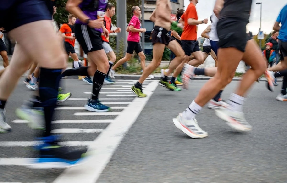 Un Coureur De Ans Meurt En Franchissant La Ligne D Arriv E D Un Semi