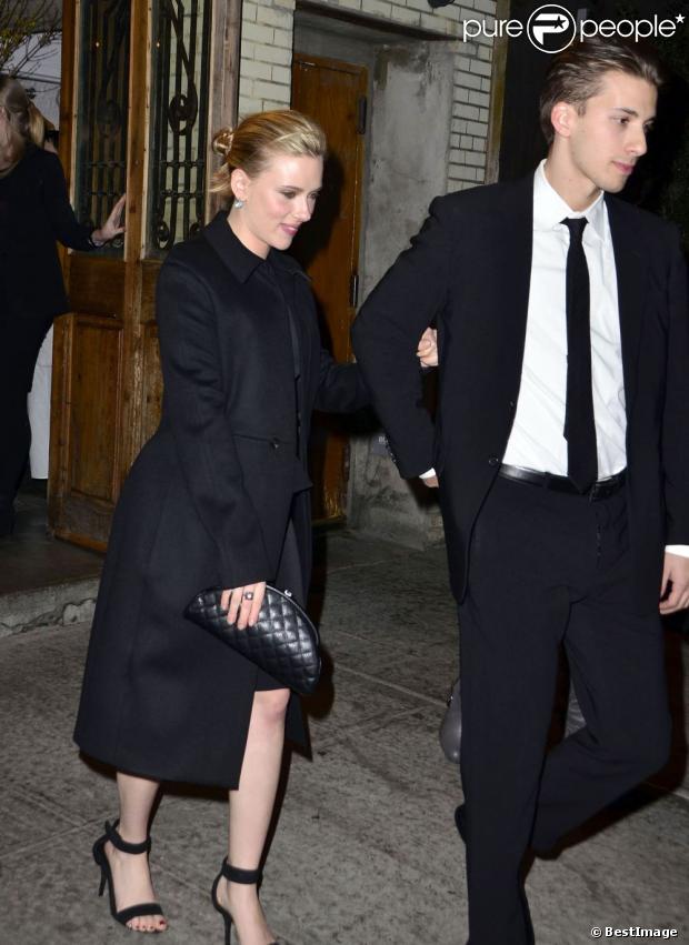 1066888-scarlett-johansson-et-son-frere-620x0-1