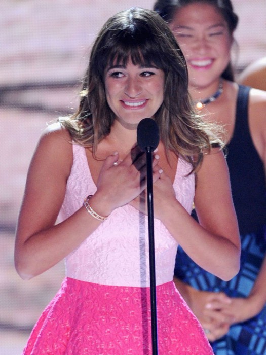 Teen-Choice-Awards-Lea-Michele-rend-un-hommage-public-a-Cory-Monteith_exact780x1040_p