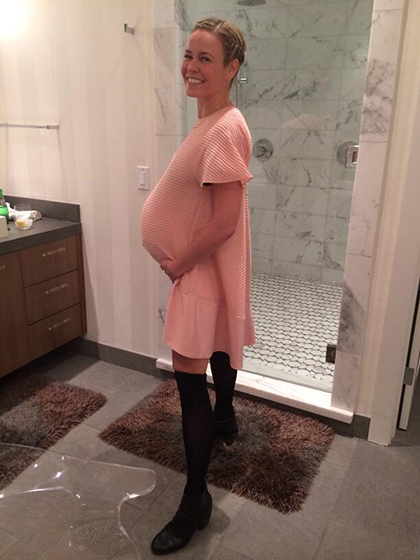 1382924481_chelsea-handler-halloween-pregnant_1