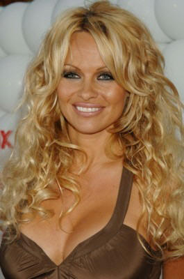 Pamela-Anderson-hairstyles-5