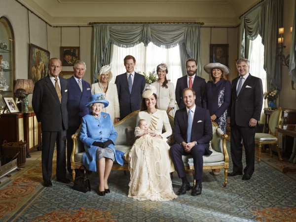 voici-la-photo-officielle-de-la-famille-royale-prise-a-l-issue-11019543aytdc
