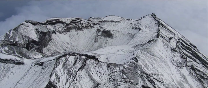 envolez-vous-avec-yves-pour-un-survol-inoubliable-du-mont-fuji-a-bord-de-son-jetpack-fait-maison12