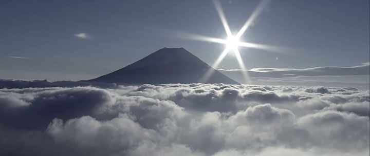 envolez-vous-avec-yves-pour-un-survol-inoubliable-du-mont-fuji-a-bord-de-son-jetpack-fait-maison13