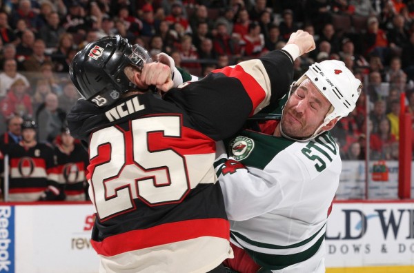 Bagarre entre deux joueurs de hockey