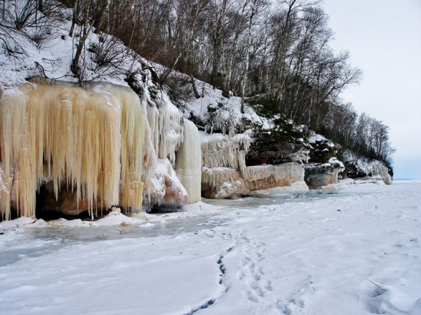 apostle islands iced over