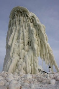 thomas-zakowski-frozen-lighthouse-8