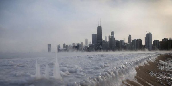 topshots-chicago-il-january-06-ice-builds-up-along-lake_1550915_800x400