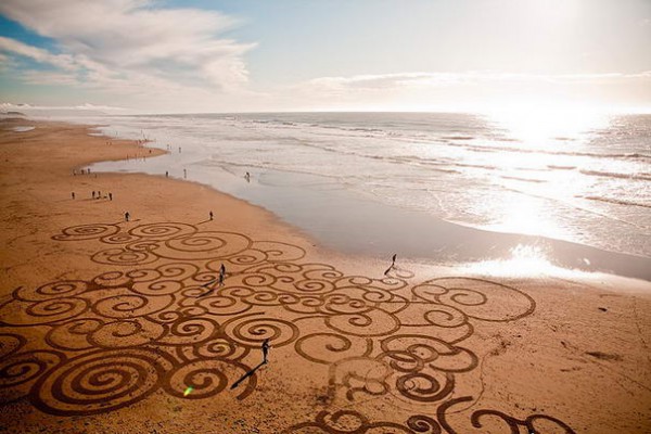 Sand-Paintings-By-Andreas-Amador-7