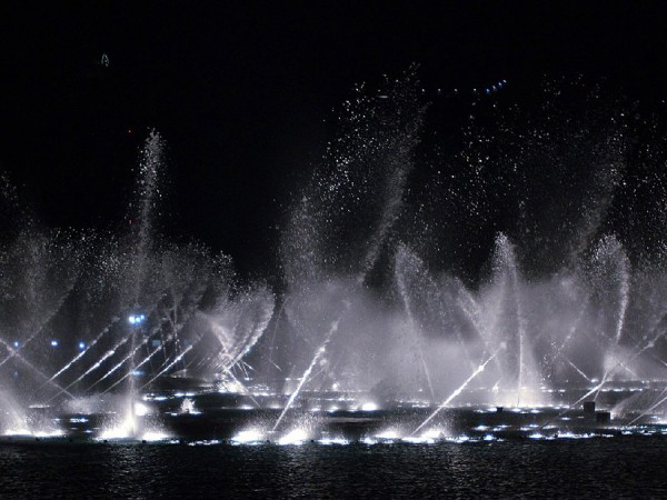 another-view-of-the-fountain-show