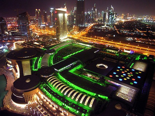 at-night-the-whole-mall-lights-up-in-neon-colors