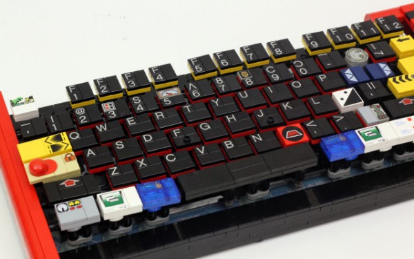 legokeyboard1-640x400