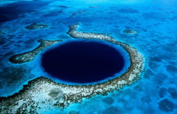 Grand-Trou-Bleu-atoll-Belize-640x413