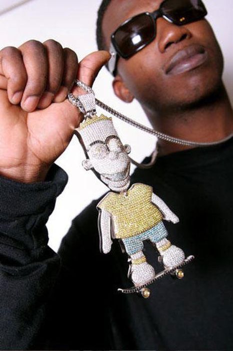 most_ridiculous_rapper_chains_04