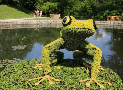 plant-sculptures-imaginary-worlds-atlanta-botanical-garden-11-659x485