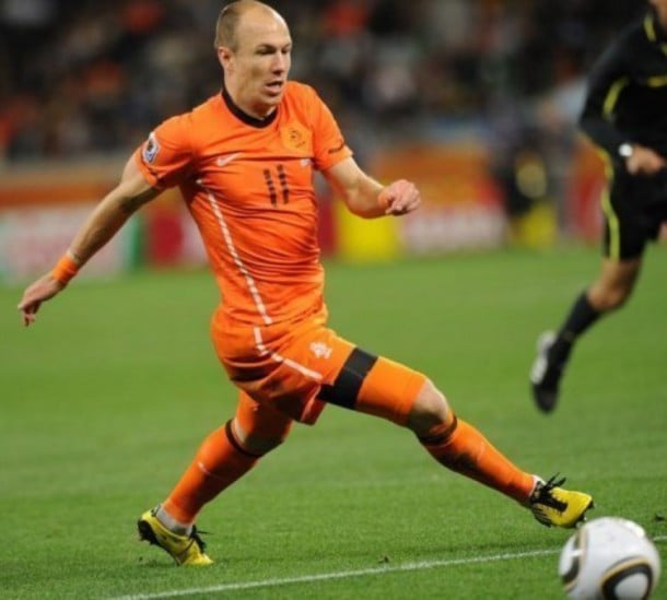 168529-le-neerlandais-arjen-robben-lors-du-match-contre-l-uruguay-le-6-juillet-2010-au-cap