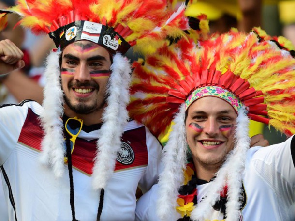 2 allemands supportant leur équipe contre le Ghana (2-2) le 21 Juin.