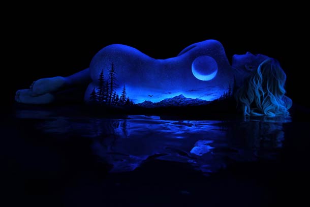 John-Poppleton-body-painting-black-light-12