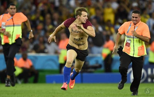 Vitaly-streaker-finale-world-cup-2014-brazil-1