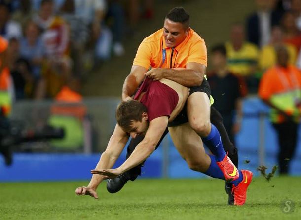 Vitaly-streaker-finale-world-cup-2014-brazil-16