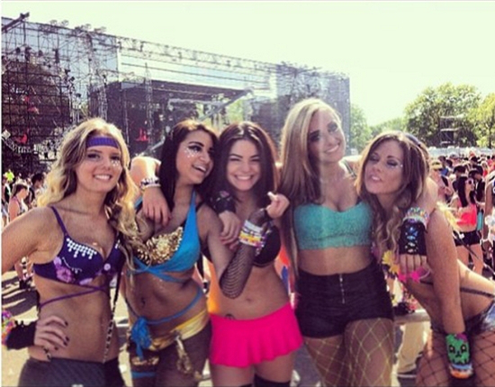 burnetts-festival-girls-thechive-17