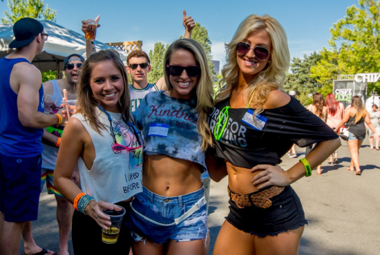 burnetts-festival-girls-thechive-7