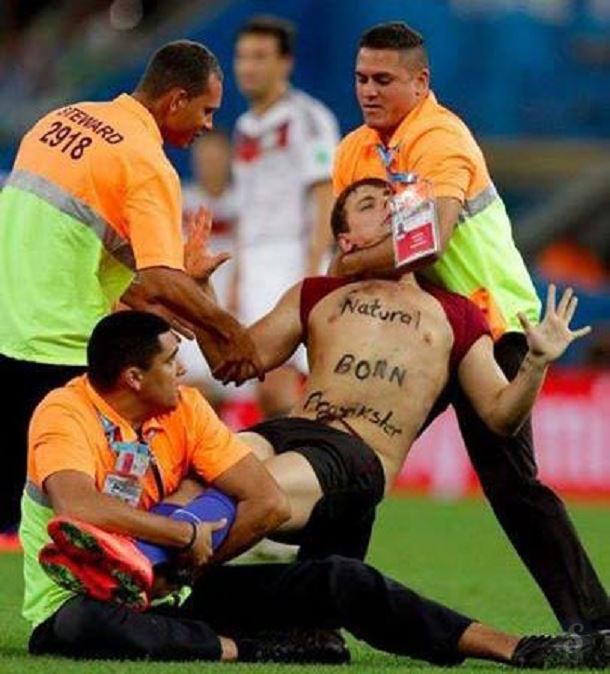 streaker-world-cup-2014-vitalyzdtv-5