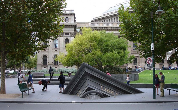 Bibliothèque qui coule à Melbourne (Australie)