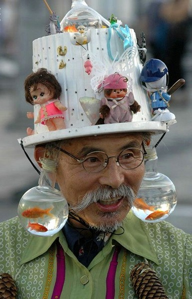 wtf-japan-goldfish-hat23