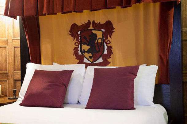 w_passez-une-nuit-pleine-de-magie-dans-cet-incroyable-hotel-harry-potter9