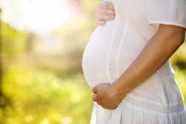 Infertilite-elle-reussit-a-avoir-un-bebe-apres-une-greffe-d-uterus