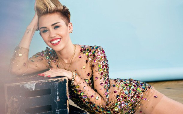 Miley Cyrus surpasse son père Billy Ray Cyrus, le crooner country