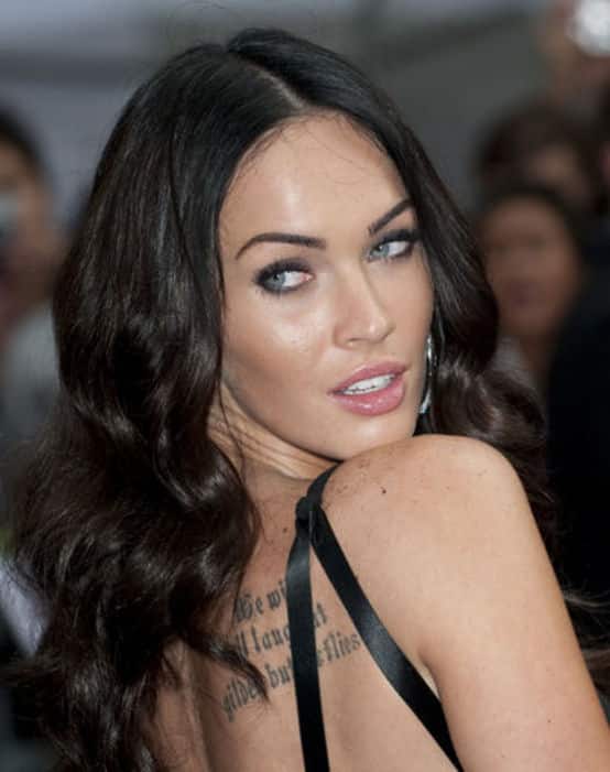 le-tatouage-de-megan-fox-sur-l-omoplate-n-enleve-rien-a-son-charme_141852_w620