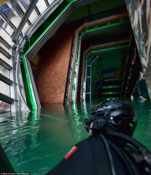 A l'intérieur du naufrage du Costa Concordia.