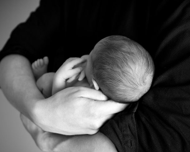 Calm : apaiser les bébés nés de mères toxicomanes