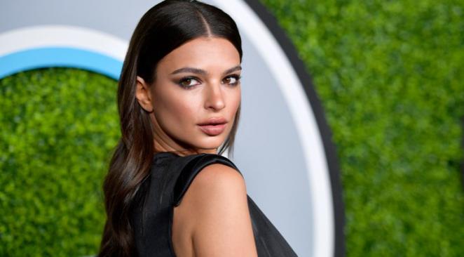 Emily Ratajkowski Se Montre Très Sexy Dans Un Mini Short En Pleine Rue Mais ça Nest Pas Du 7318