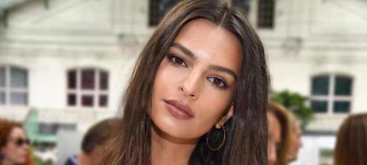 Emily Ratajkowski Dévoile Ses Seins Sur Instagram Et Affole La Toile 