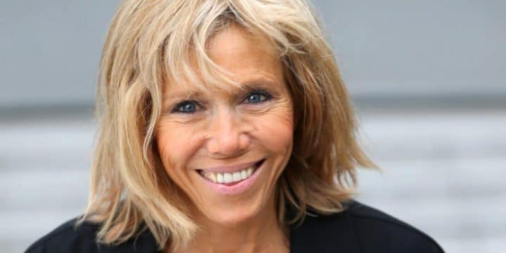 Brigitte Macron : en vacances au ski, elle prend la pose ...