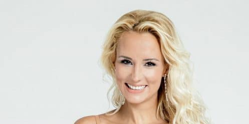 elodie-gossuin-bikini-au-bord-piscine-silhouette-de-reve-fait-carrement-chavirer-fans