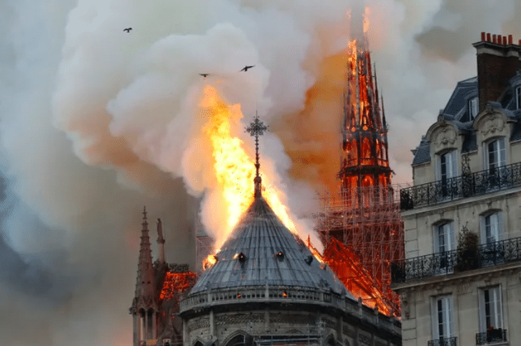 Notre-Dame de Paris : les premières photos de l'intérieur ravagé par