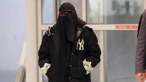 madonna met gala voile intégral burqa