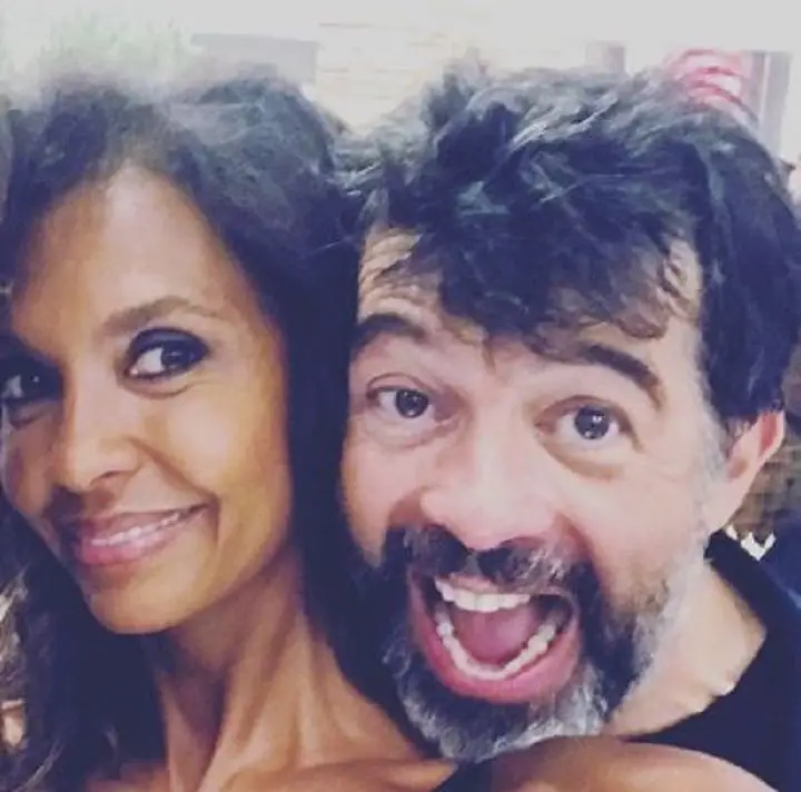 stephane-plaza-a-loccasion-de-son-anniversaire-karine-le-marchand-devoile-le-cote-sombre-lanimateur