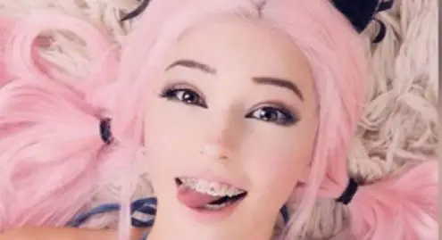une-star-du-cosplay-trolle-tous-ses-abonnes-avec-videos-pornhub-a-mourir-de-rire