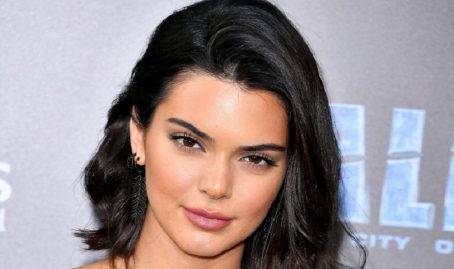 kendall-jenner-pose-entierement-nue-sur-compte-instagram