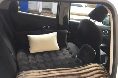 Elle loue la banquette arrière de sa voiture pour la nuit