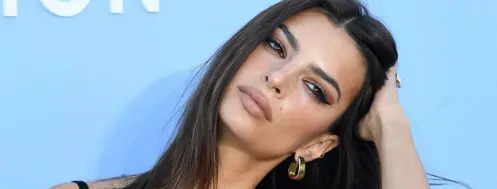 Emily Ratajkowski très sexy sur Instagram